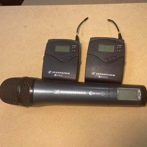 Handheld Sennheiser EW500   Transmitter,  830- 866 MHz with 2 EW 100 G3 Receiver